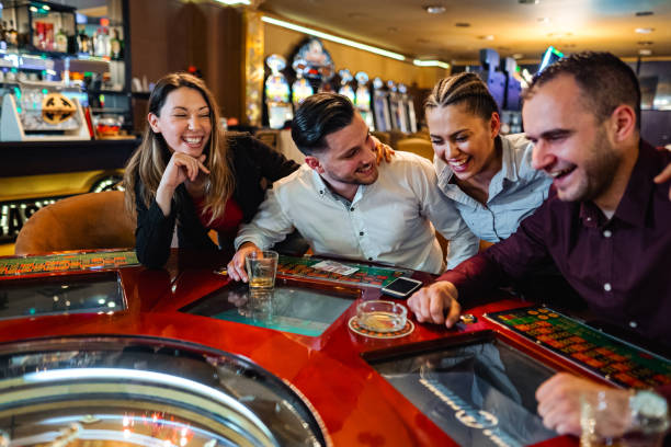 Super Sic Bo live dealer table on dewanaga77 slot showing three dice